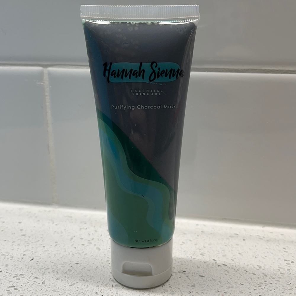 Hannah Sienna essential skincare purifying charcoal mask 3 fl oz